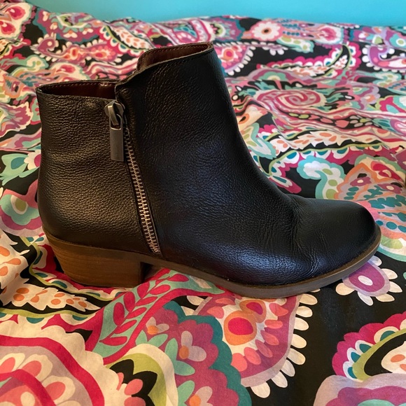 black bootie - Picture 1 of 4